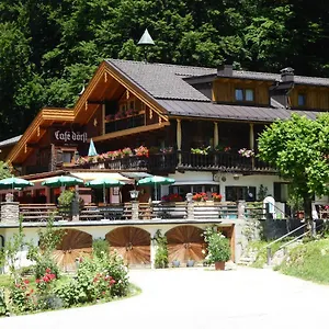 Pensionat - - Cafe Doerfl